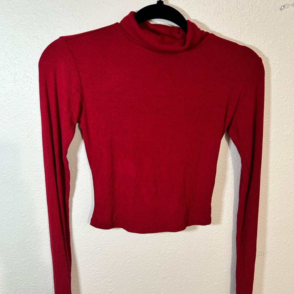 FASHION NOVA Red Long Sleeve Turtleneck Top SIZE: SMALL